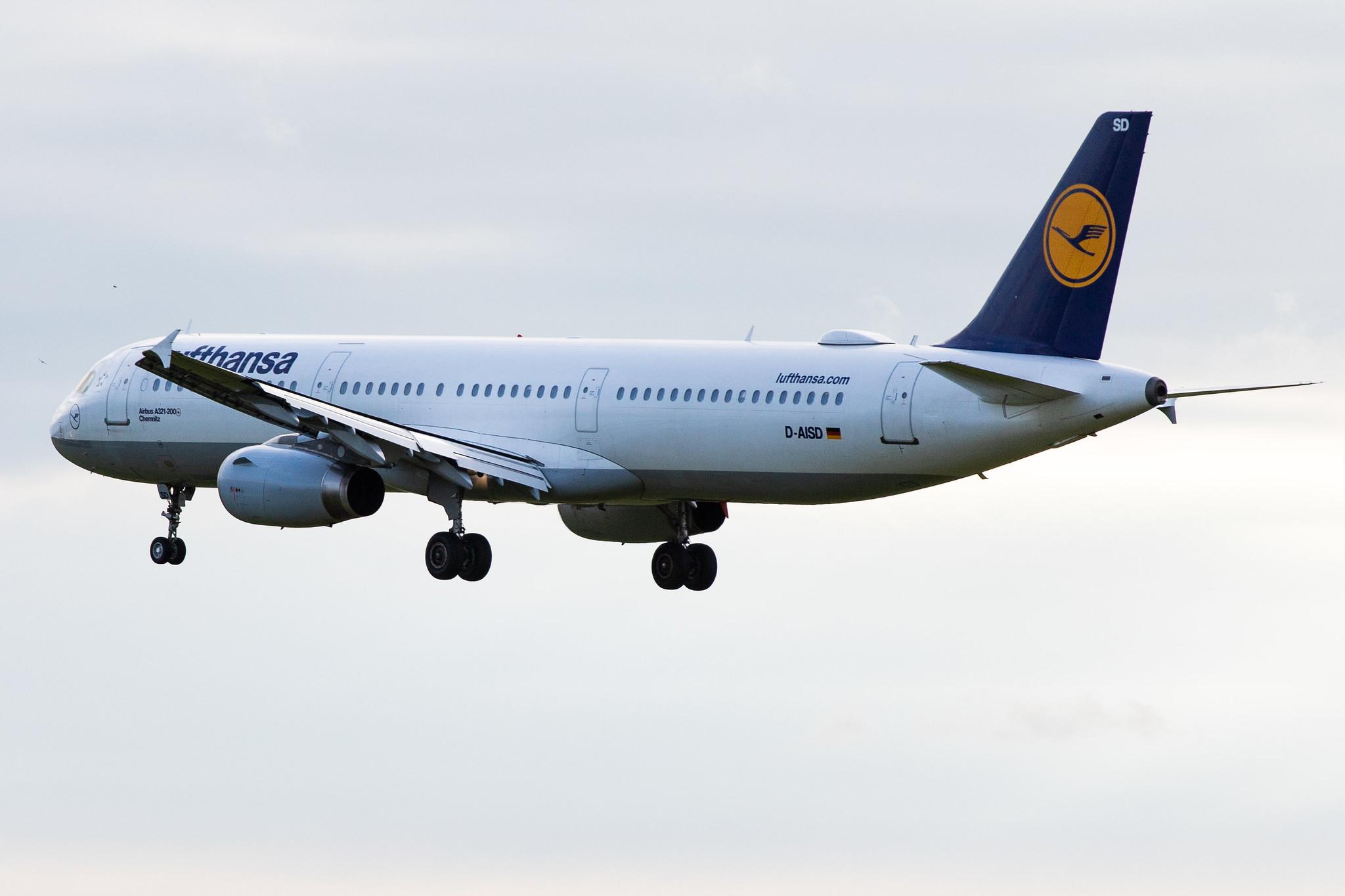 Hamburg Airport: Lufthansa (LH / DLH) |  Airbus A321-231 A321 | D-AISD | MSN 1188