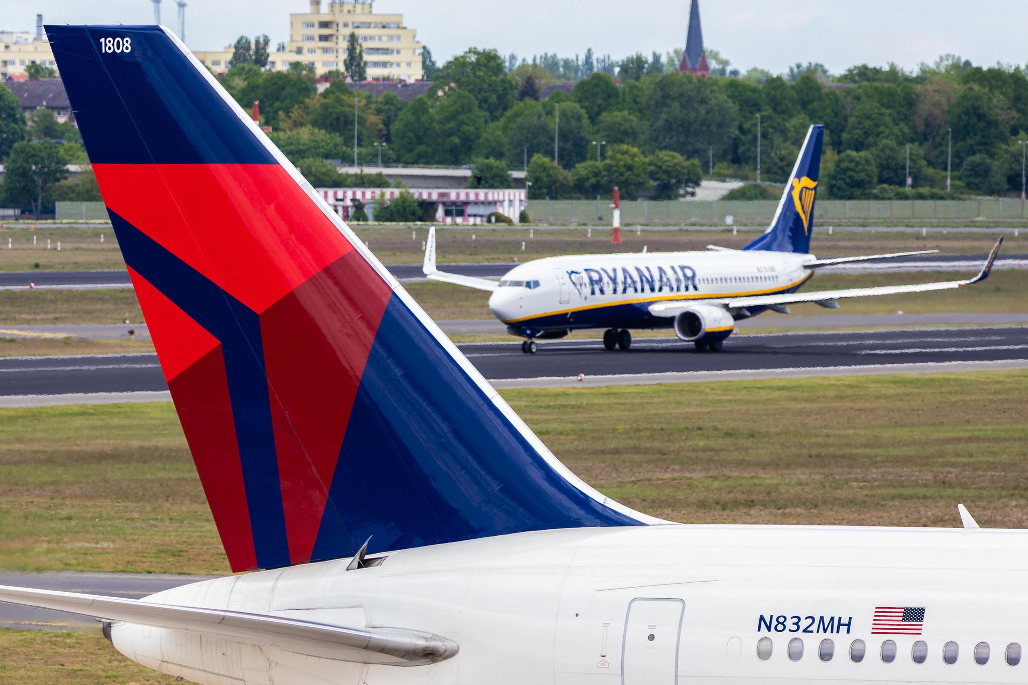 Flughafen Berlin Tegel (TXL): Delta Air Lines (DL / DAL) |  Boeing 767-432(ER) B764 | N832MH | MSN 29704