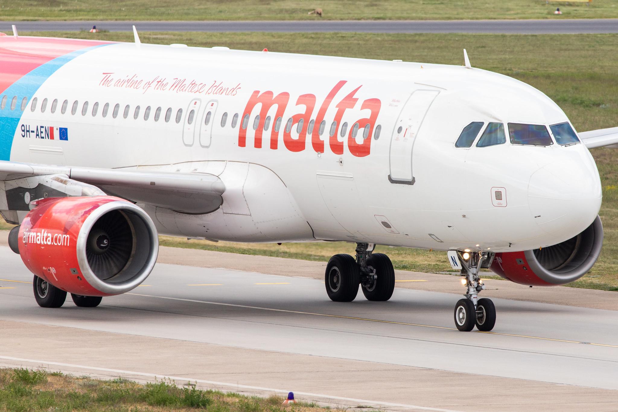 Flughafen Berlin Tegel (TXL): Air Malta (KM / AMC) |  Airbus A320-214 A320 | 9H-AEN | MSN 2665