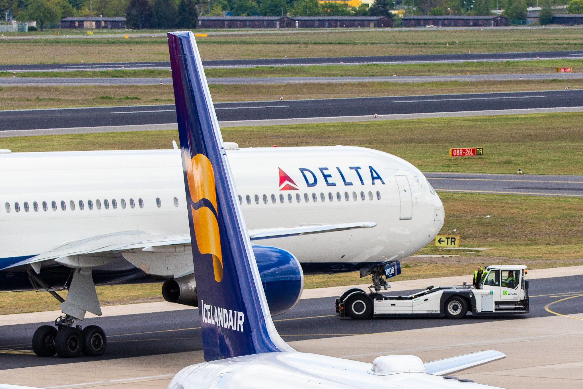 Flughafen Berlin Tegel (TXL): Delta Air Lines (DL / DAL) |  Boeing 767-432(ER) B764 | N832MH | MSN 29704