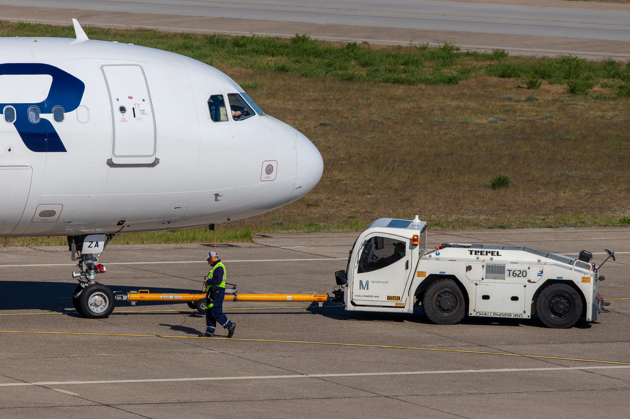 Flughafen Berlin Tegel (TXL): Finnair (AY / FIN) |  Airbus A321-211 A321 | OH-LZA | MSN 0941