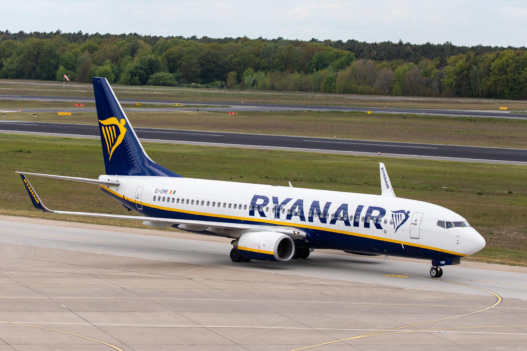Flughafen Berlin Tegel (TXL): Ryanair (FR / RYR) |  Boeing 737-8AS B738 | EI-EMB | MSN 38511