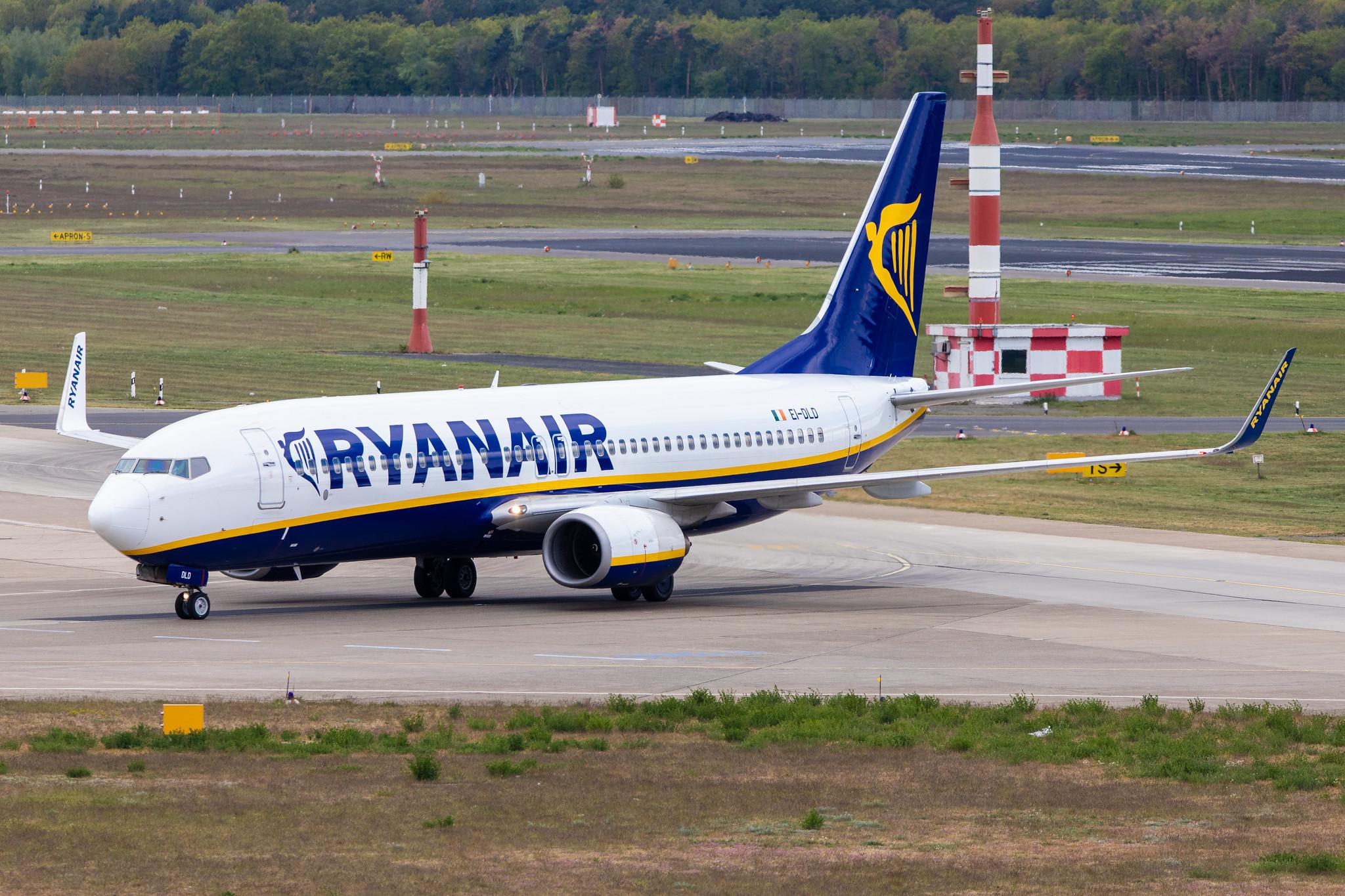 Flughafen Berlin Tegel (TXL): Ryanair (FR / RYR) |  Boeing 737-8AS B738 | EI-DLD | MSN 33825