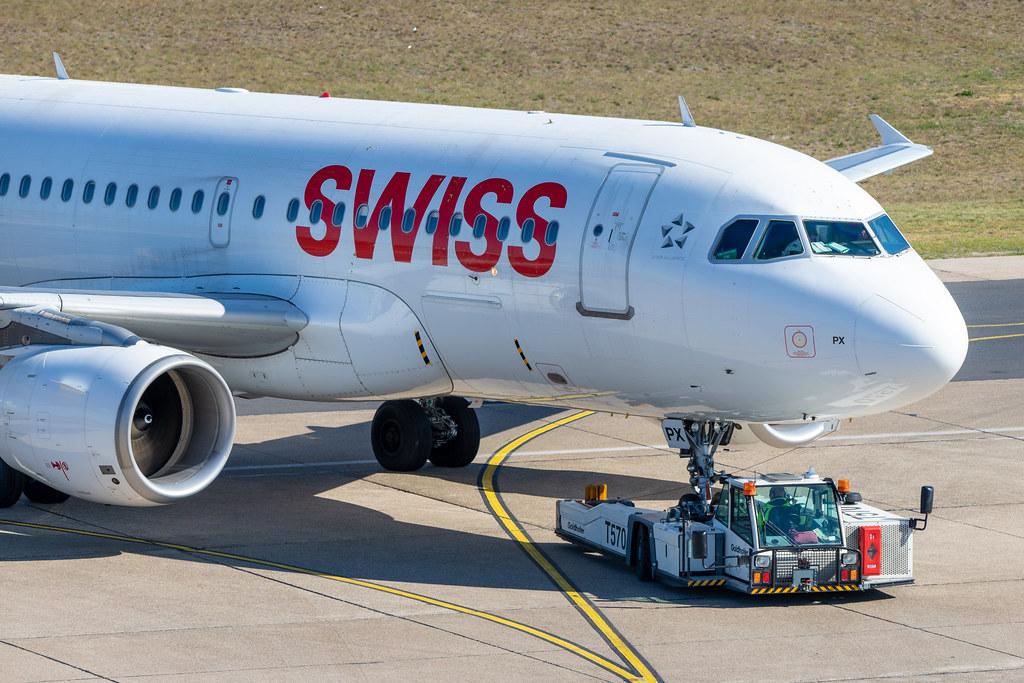 Flughafen Berlin Tegel (TXL): Swiss (LX / SWR) |  Airbus A319-112 A319 | HB-IPT | MSN 0612