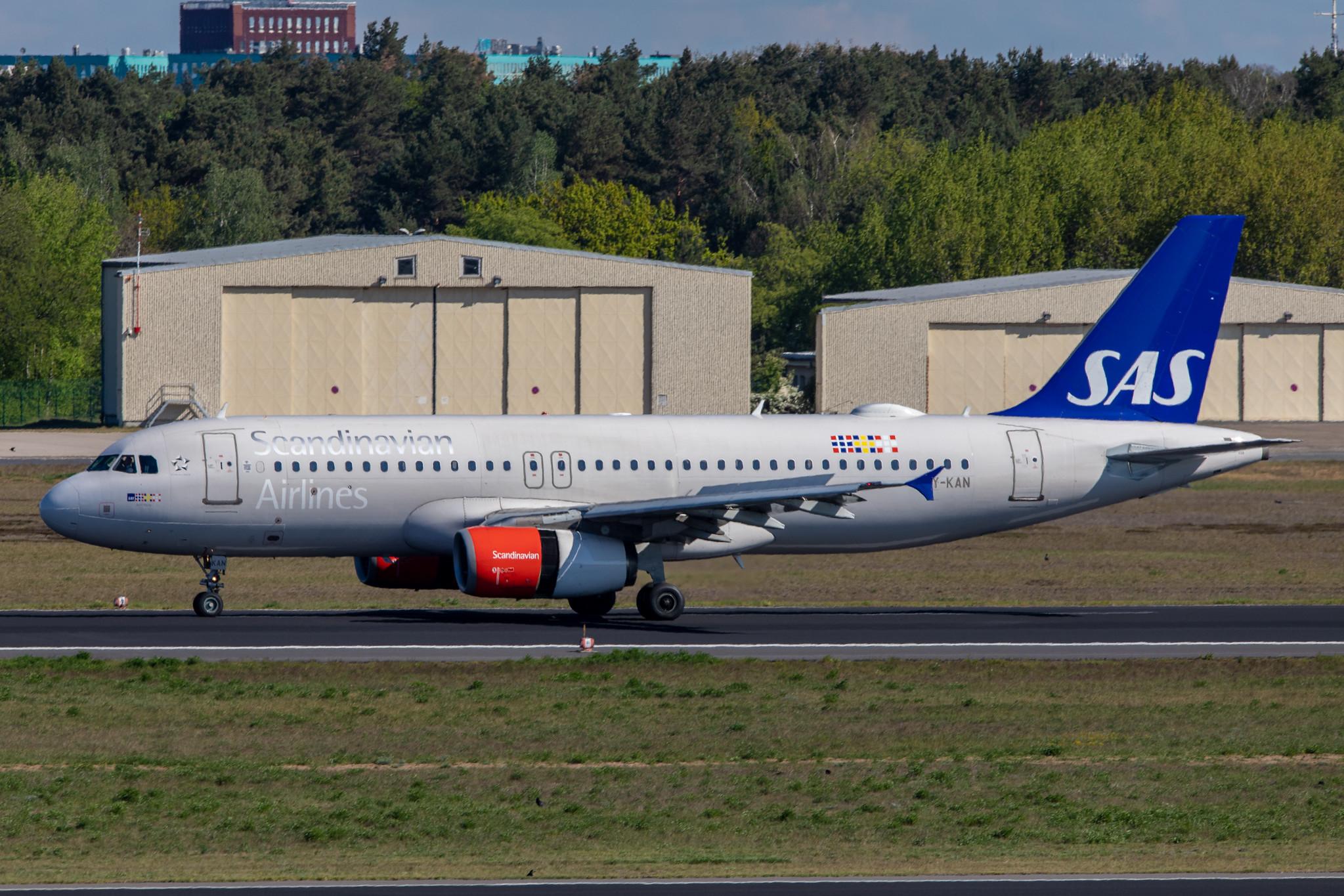 Flughafen Berlin Tegel (TXL): SAS (SK / SAS) |  Airbus A320-232 A320 | OY-KAN | MSN 2958