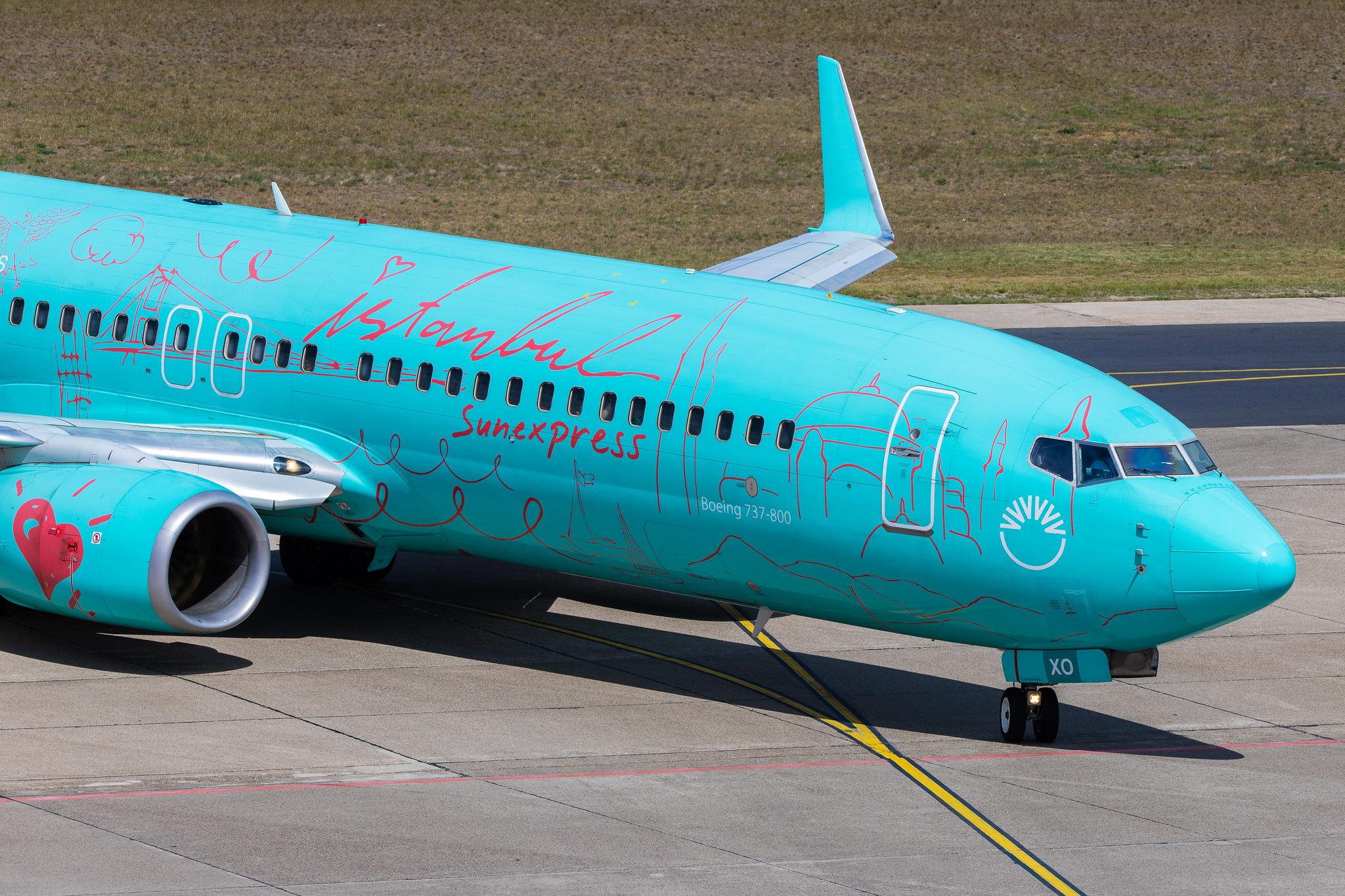 Flughafen Berlin Tegel (TXL): SunExpress (XQ / SXS) |  Livery: Istanbul Livery | Operator: SunExpress Deutschland |  Boeing 737-8HX B738 | D-ASXO | MSN 29649