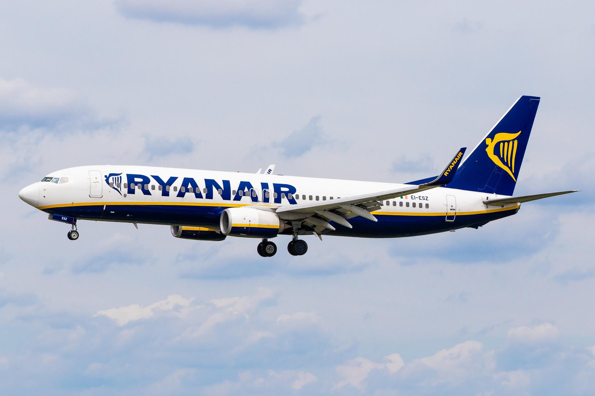 Hamburg Airport: Ryanair (FR / RYR) |  Boeing 737-8AS B738 | EI-ESZ | MSN 34996