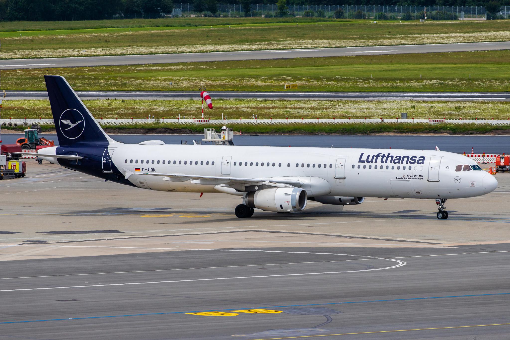 Hamburg Airport: Lufthansa (LH / DLH) |  Airbus A321-131 A321 | D-AIRK | MSN 0502