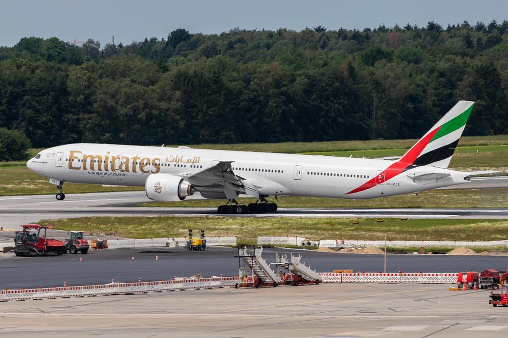 Hamburg Airport: Emirates (EK / UAE) |  Boeing 777-31H(ER) B77W | A6-ECK | MSN 35584