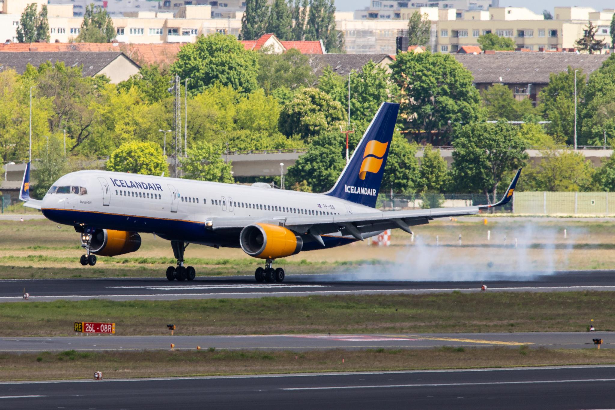 Flughafen Berlin Tegel (TXL): Icelandair (FI / ICE) |  Boeing 757-223 B752 | TF-ISS | MSN 27447