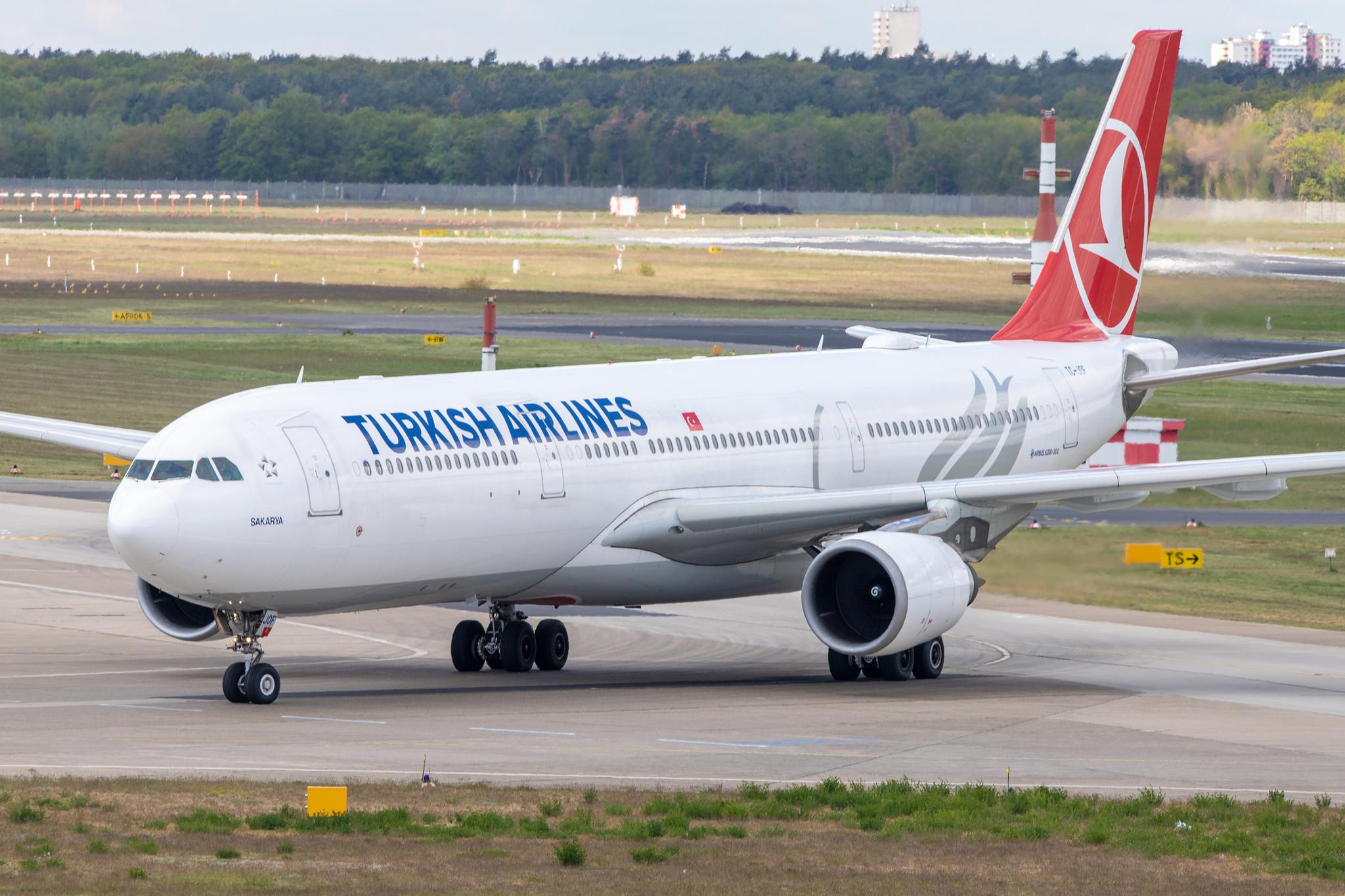 Flughafen Berlin Tegel (TXL): Turkish Airlines Airbus A330-303 A333 TC-JOF MSN 1616
