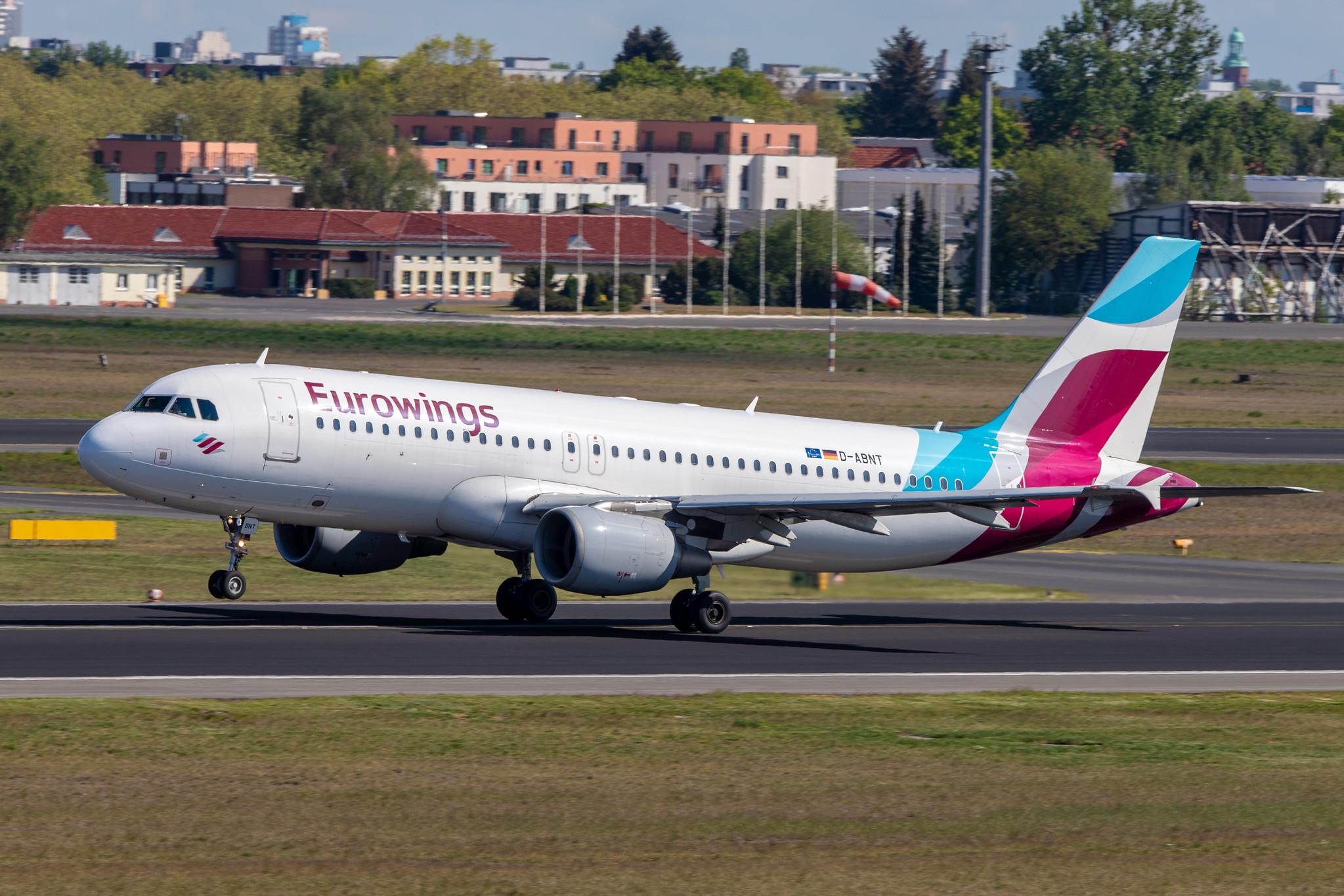 Flughafen Berlin Tegel (TXL): Eurowings Airbus A320-214 A320 operated by Germanwings D-ABNT MSN 2562