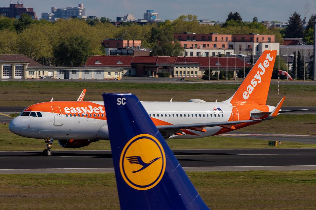 Flughafen Berlin Tegel (TXL): easyJet Airbus A320-214 A320 OE-IZO MSN 5522