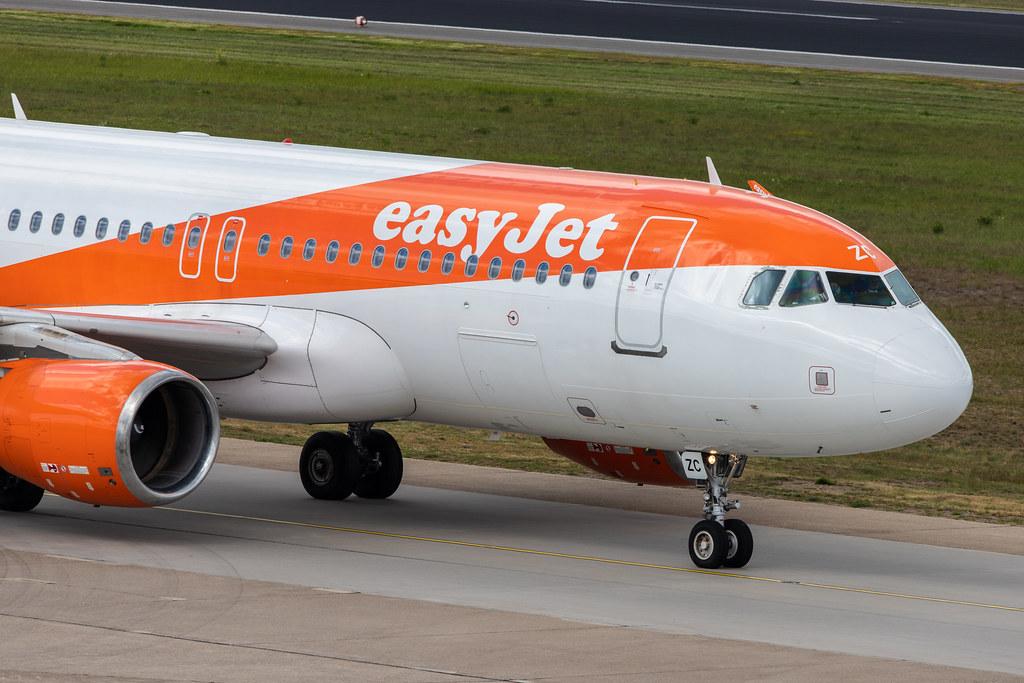 Flughafen Berlin Tegel (TXL): EasyJet Airbus A320-214 A320 OE-IZC MSN 4033