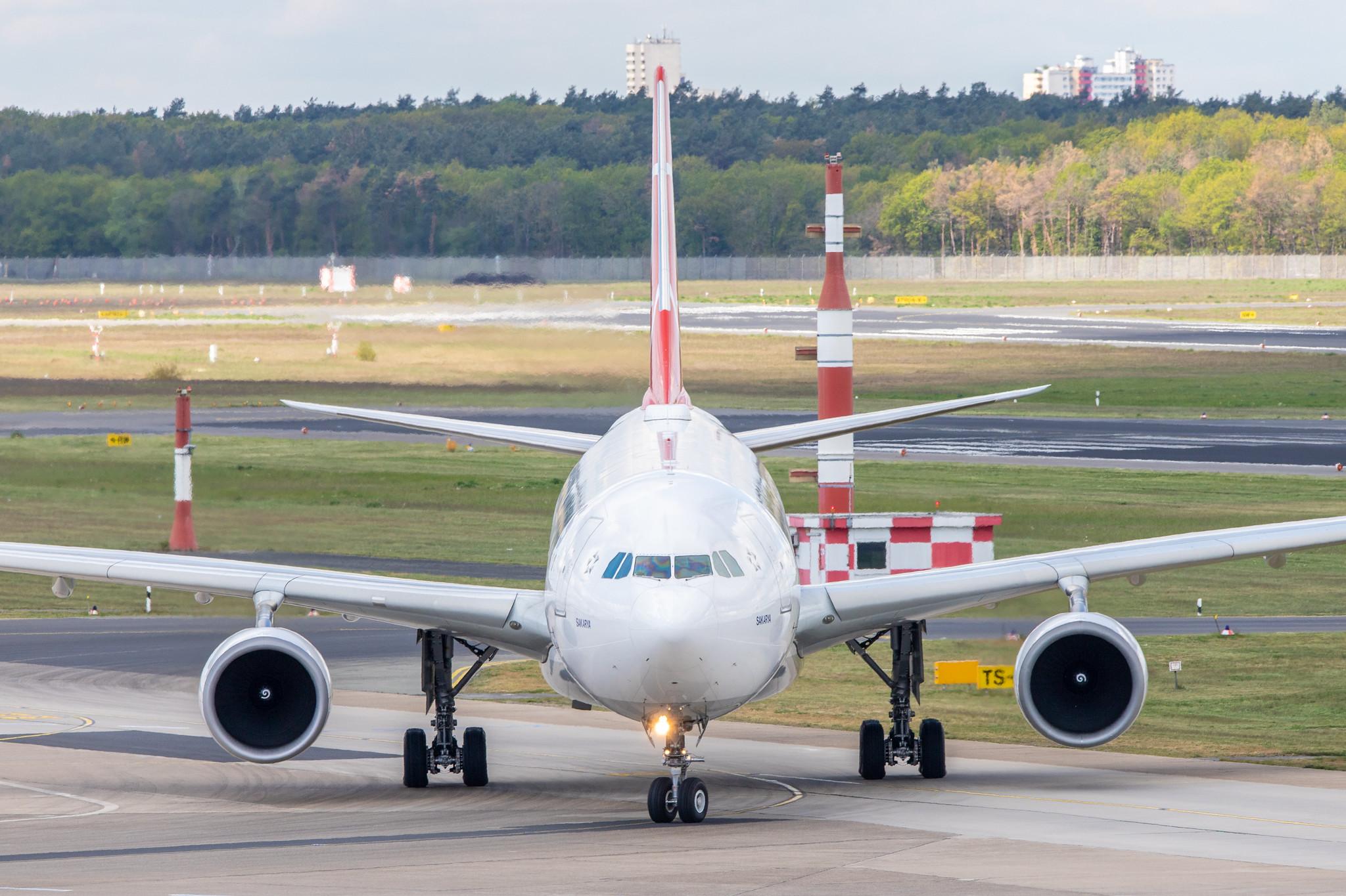 Flughafen Berlin Tegel (TXL): Turkish Airlines Airbus A330-303 A333 TC-JOF MSN 1616