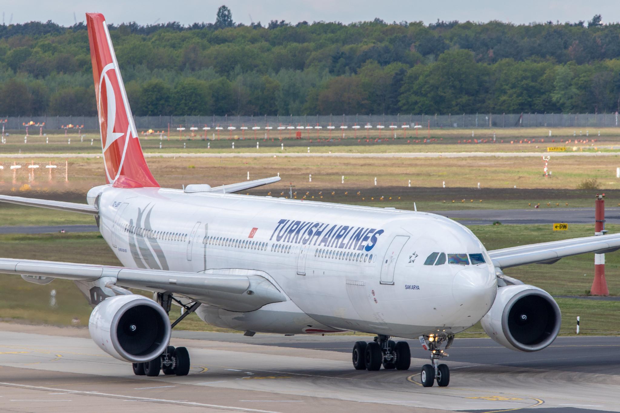Flughafen Berlin Tegel (TXL): Turkish Airlines Airbus A330-303 A333 TC-JOF MSN 1616