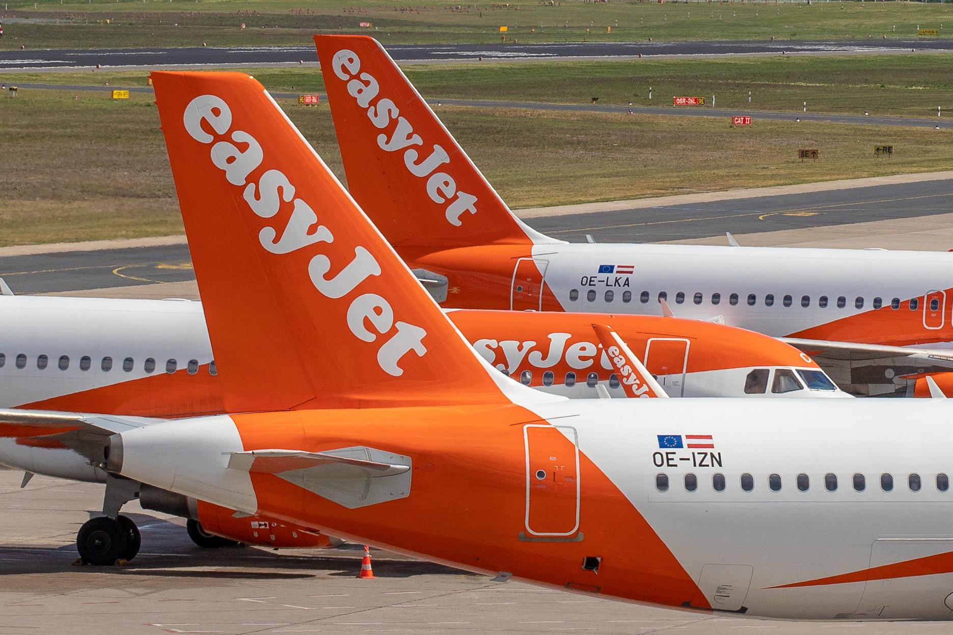 Flughafen Berlin Tegel (TXL): easyJet Flugzeuge auf dem Vorfeld