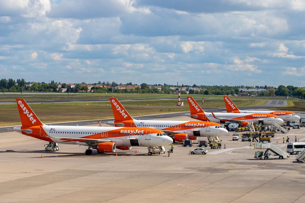 Flughafen Berlin Tegel (TXL): easyJet Flugzeuge auf dem Vorfeld