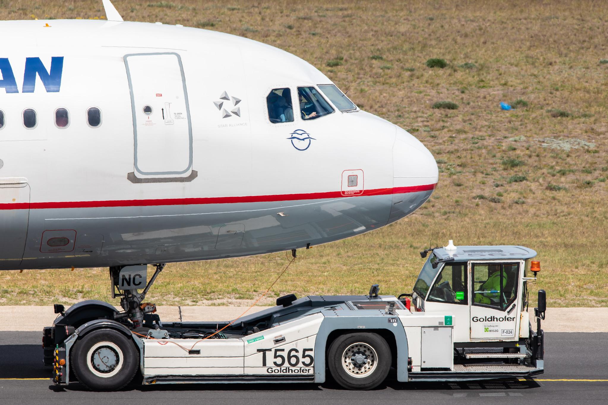 Flughafen Berlin Tegel (TXL): Aegean Airlines Airbus A320-232 A320 SX-DNC MSN 6961