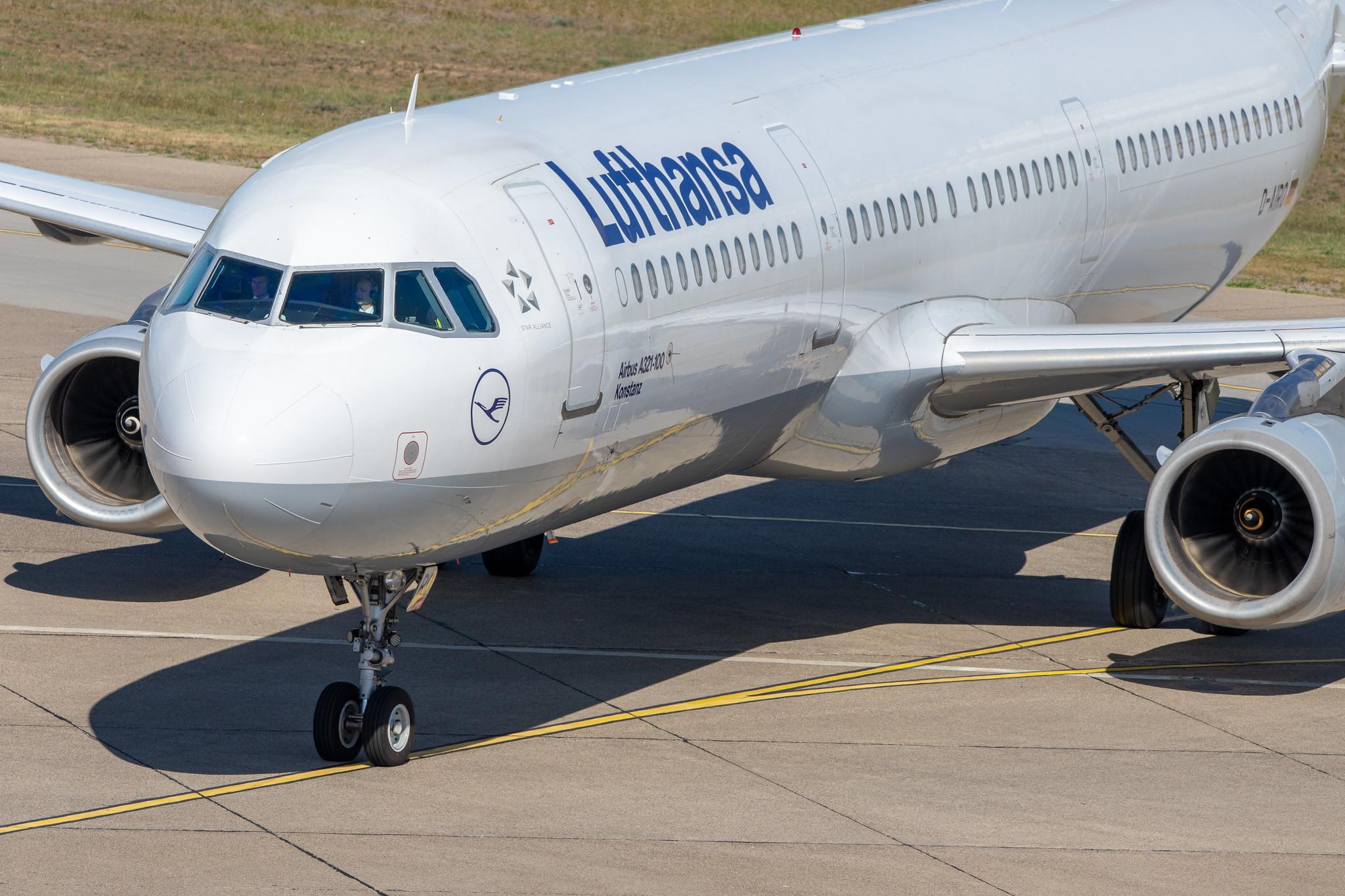 Flughafen Berlin Tegel (TXL): Lufthansa Airbus A321-131 A321 D-AIRO MSN 0563