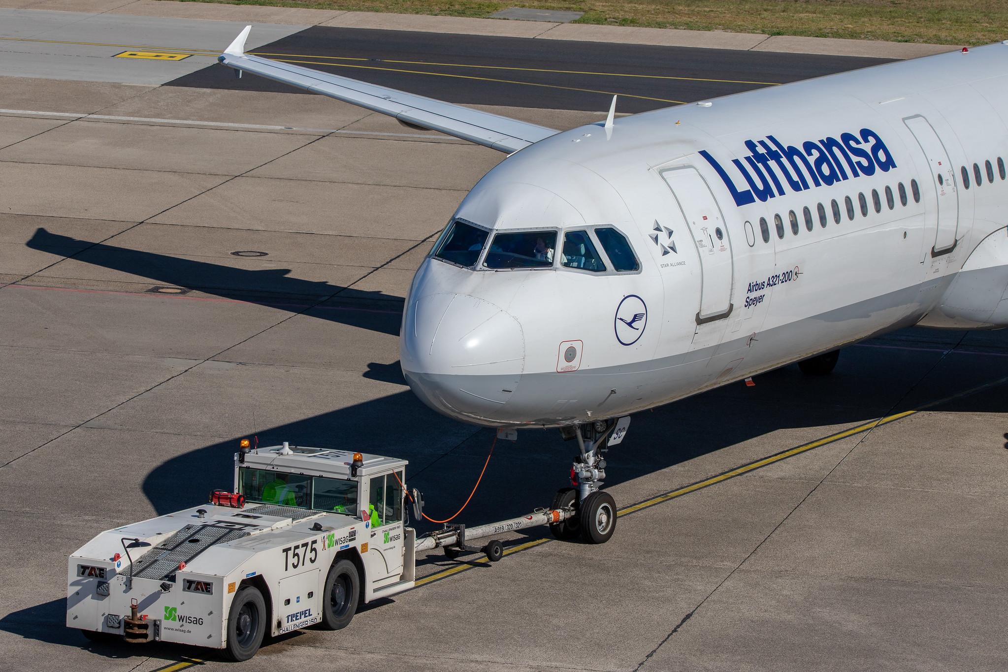 Flughafen Berlin Tegel (TXL): Lufthansa Airbus A321-231 A321 D-AISC MSN 1161