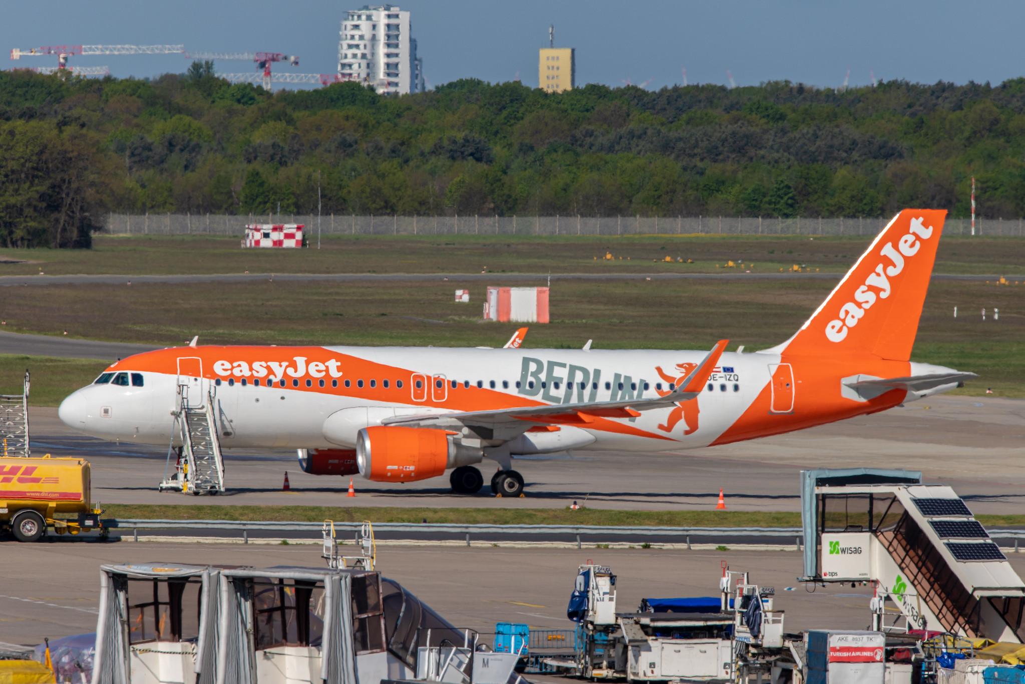 Flughafen Berlin Tegel (TXL): easyJet (U2 / EZY) |  Livery: Berlin Livery | Operator: easyJet Europe |  Airbus A320-214 A320 | OE-IZQ | MSN 6877
