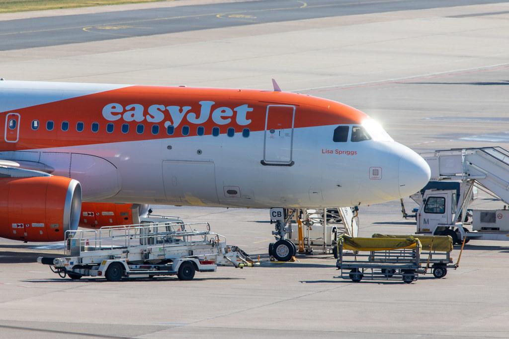 Flughafen Berlin Tegel (TXL): easyJet Airbus A320-214 A320 OE-ICB MSN 6606