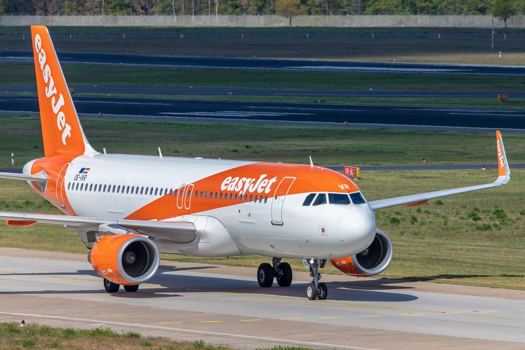 Flughafen Berlin Tegel (TXL): easyJet Airbus A320-214 A320 OE-IVR MSN 7243