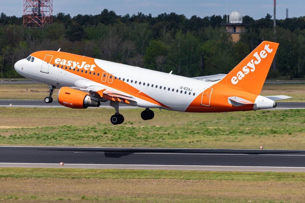 Flughafen Berlin Tegel (TXL): easyJet Airbus A319-111 A319 G-EZAJ MSN 2742