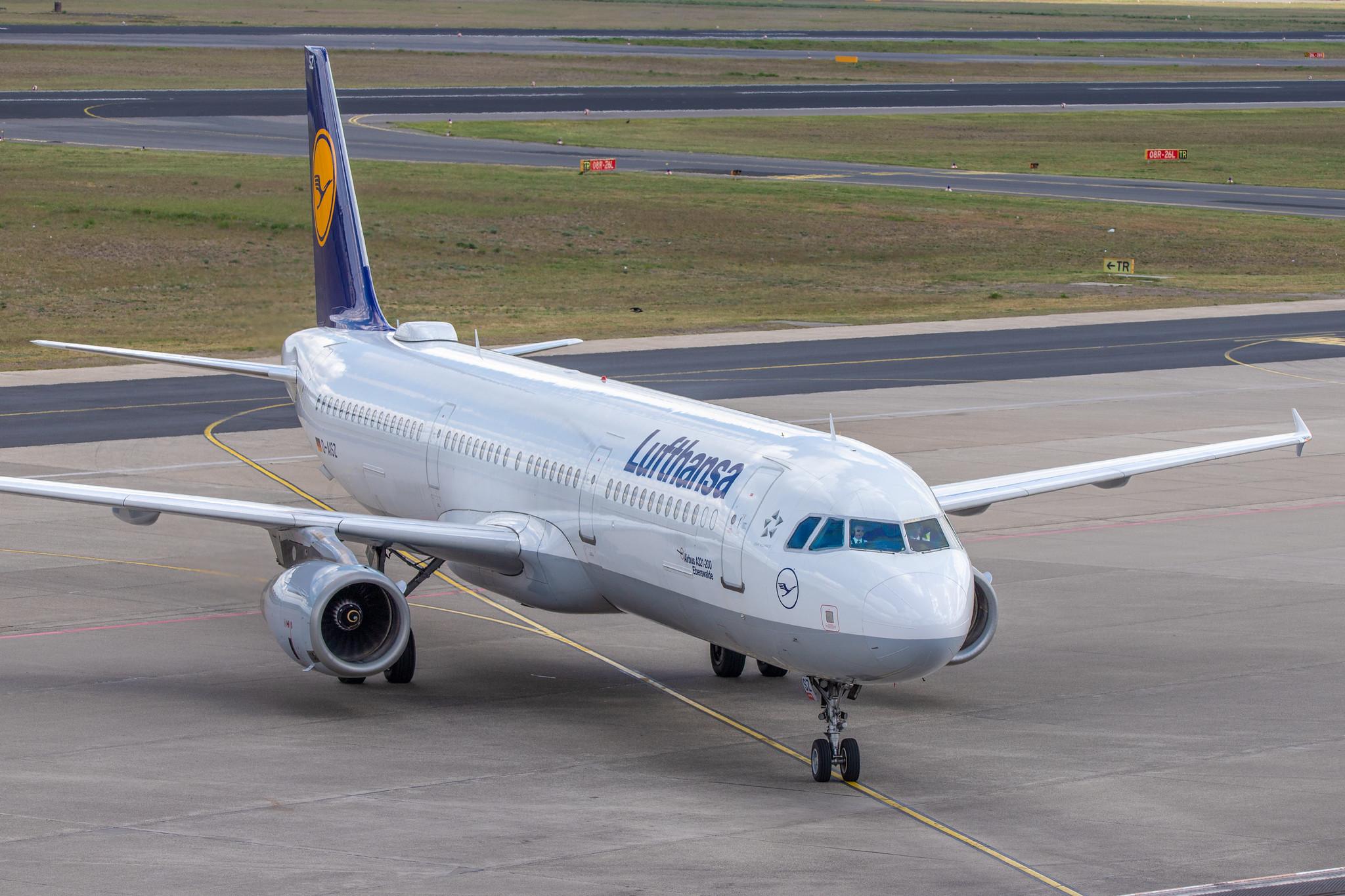 Flughafen Berlin Tegel (TXL): Lufthansa Airbus A321-131 A321 D-AISZ MSN 4085