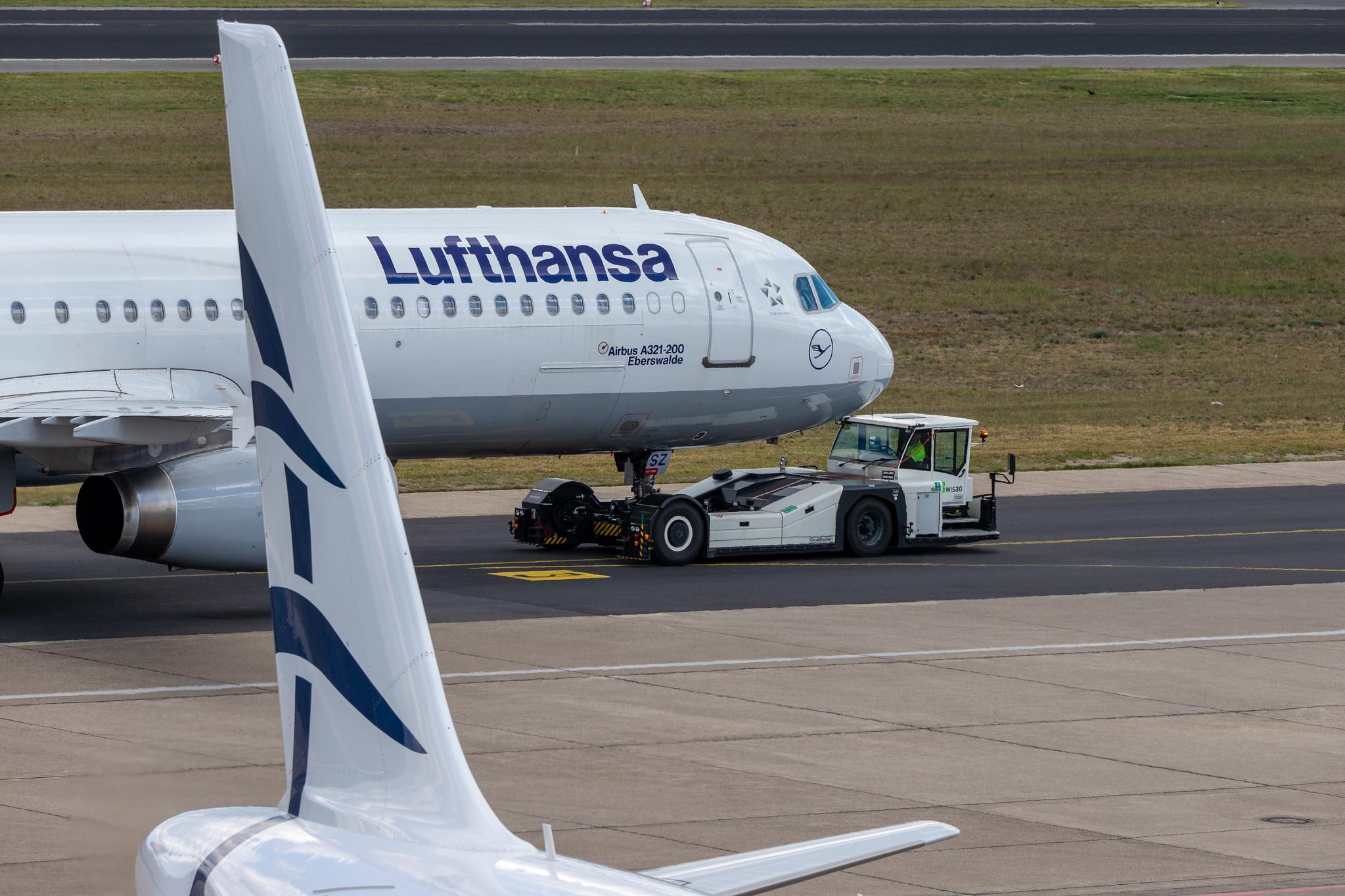 Flughafen Berlin Tegel (TXL): Lufthansa Airbus A321-131 A321 D-AISZ MSN 4085