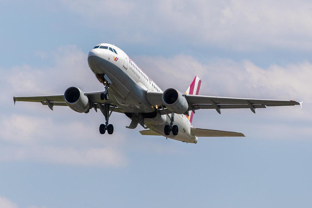 Hamburg Airport: Eurowings (EW / EWG) | Operator: Germanwings |  Airbus A319-112 A319 | D-AKNV | MSN 2632