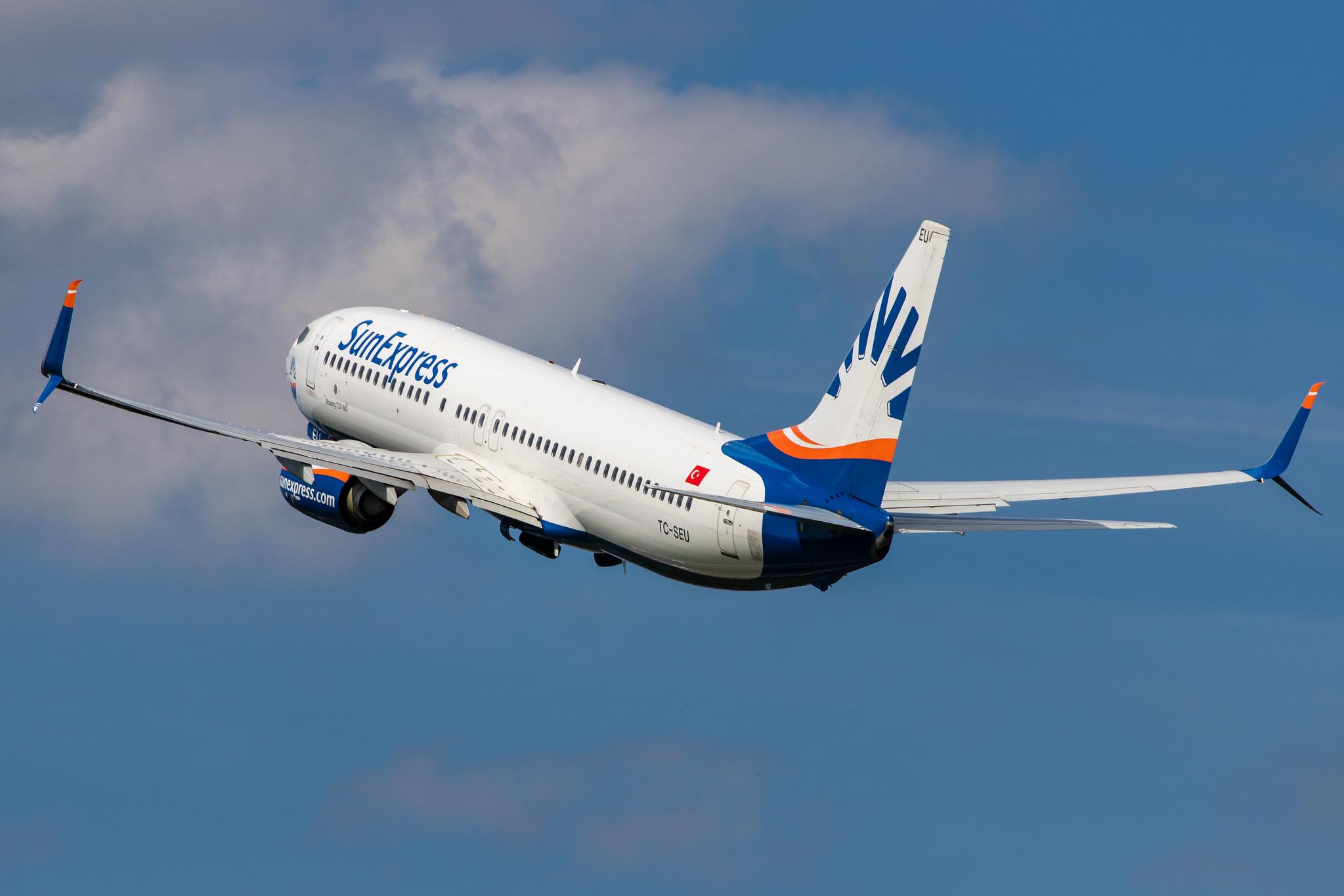 Hamburg Airport: SunExpress (XQ / SXS) |  Boeing 737-8HC B738 | TC-SEU | MSN 61181