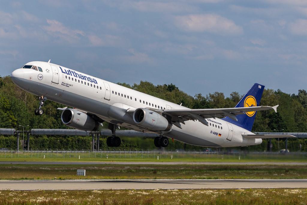 Hamburg Airport: Lufthansa (LH / DLH) |  Airbus A321-131 A321 | D-AIRB | MSN 0468