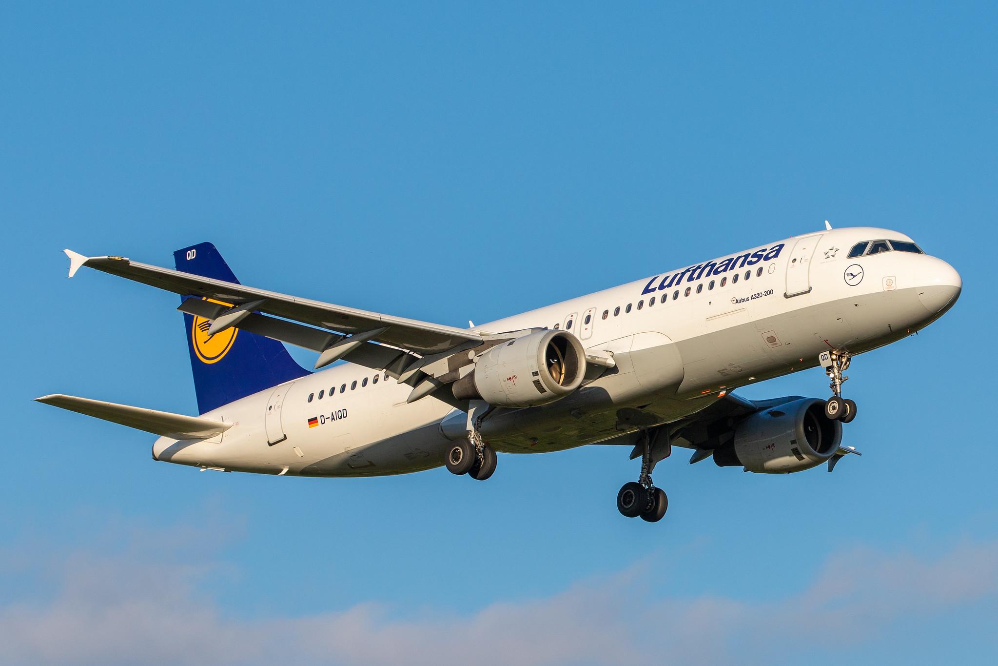 Hamburg Airport: Lufthansa (LH / DLH) |  Airbus A320-211 A320 | D-AIQD | MSN 0202