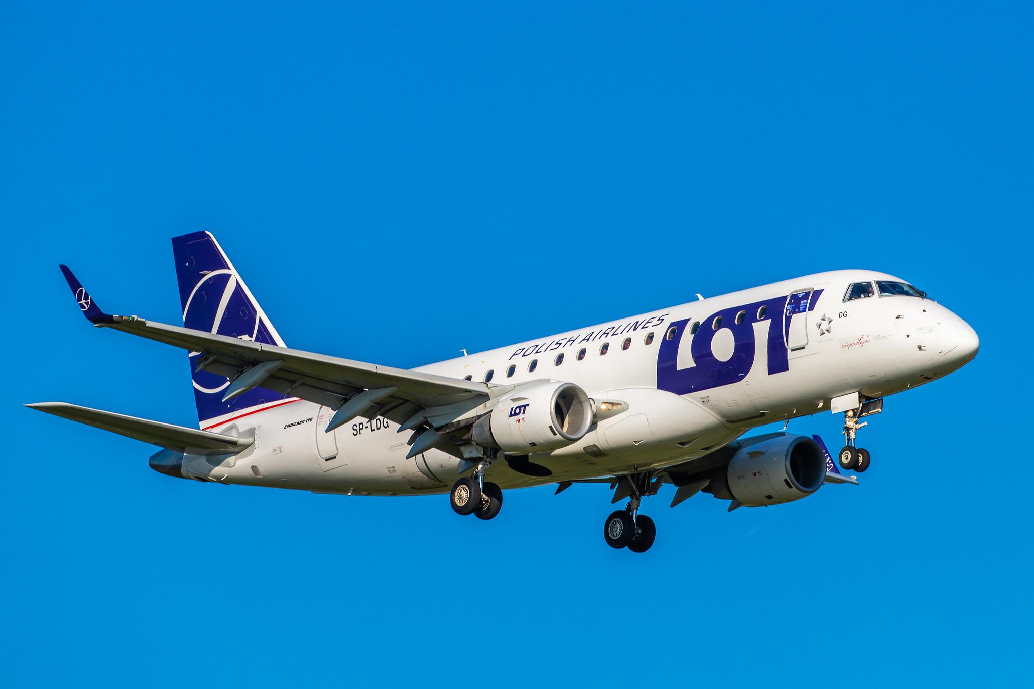 Hamburg Airport: LOT (LO / LOT) |  Embraer E170STD E170 | SP-LDG | MSN 17000065