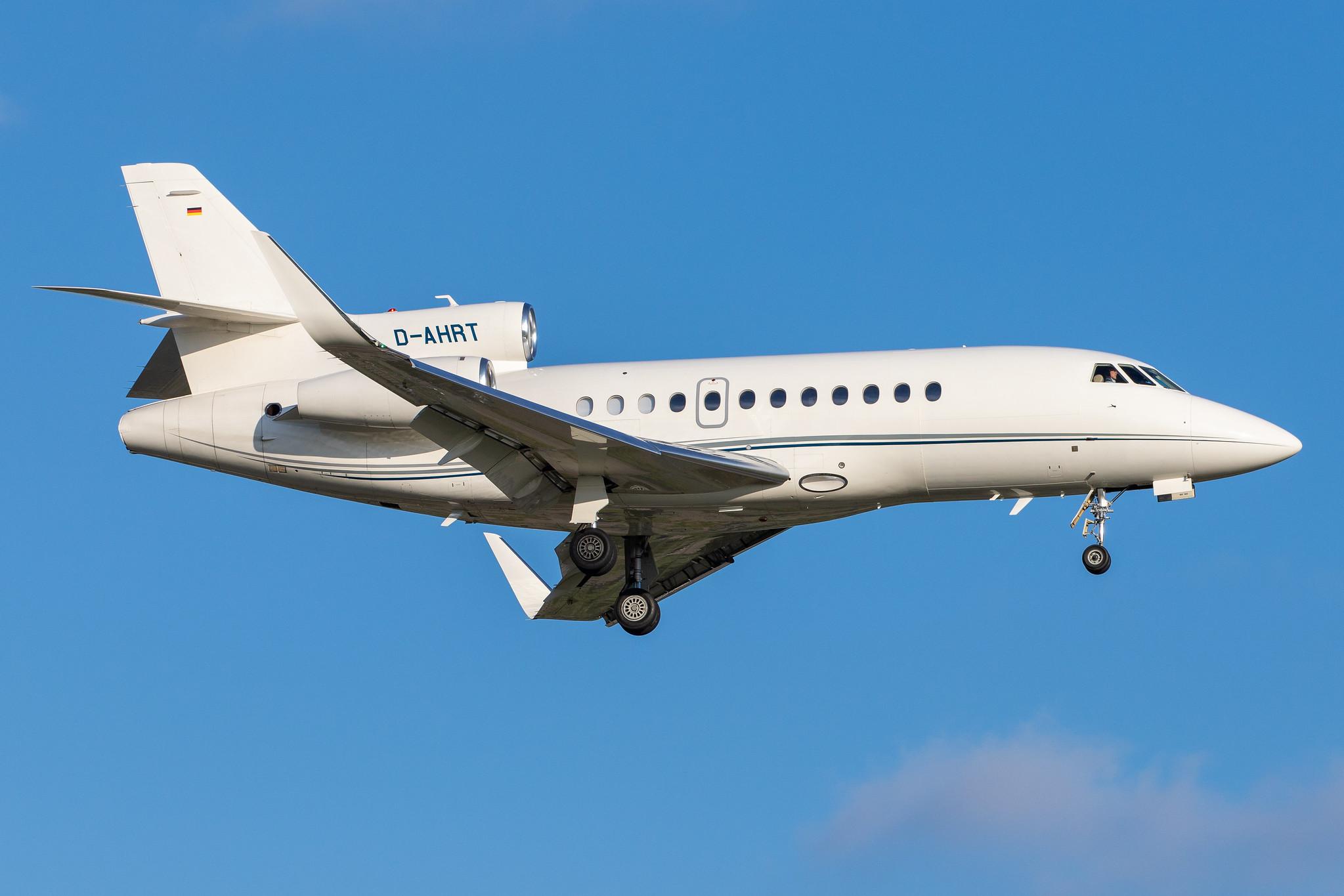 Hamburg Airport: Heron Luftfahrt |  Dassault Falcon 900LX F900 | D-AHRT | MSN 266