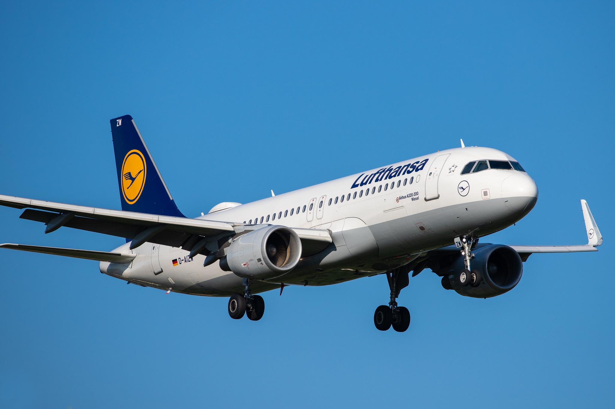 Hamburg Airport (HAM/EDDH): Lufthansa (LH / DLH) |  Airbus A320-214 A320 | D-AIZW  | MSN 5694
