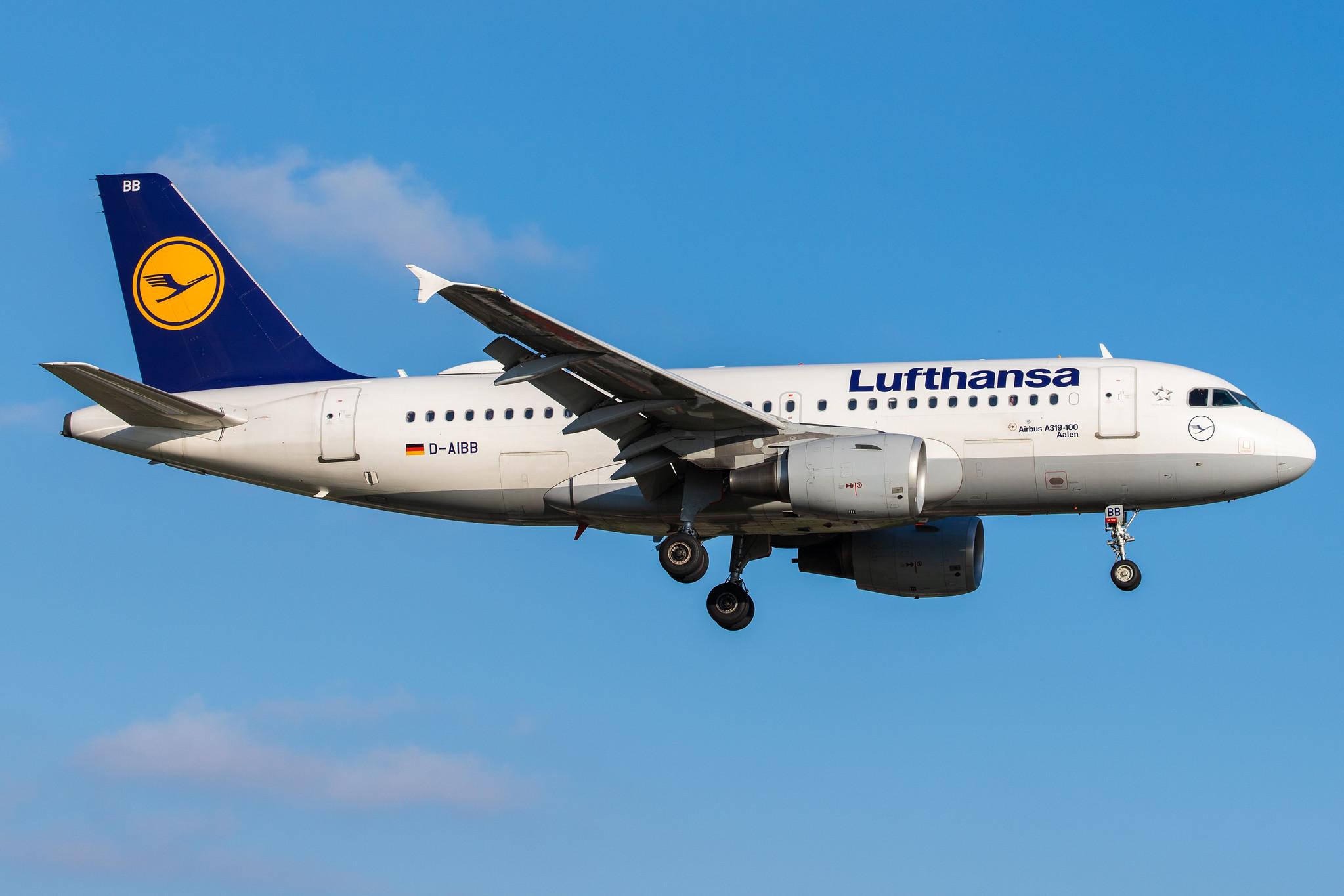 Hamburg Airport: Lufthansa (LH / DLH) |  Airbus A319-112 A319 | D-AIBB | MSN 4182