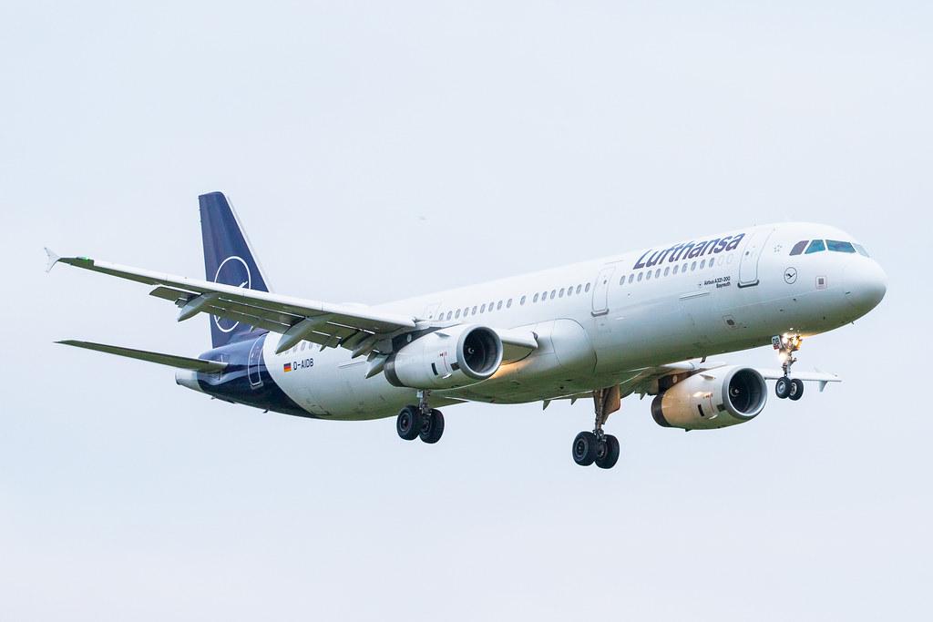 Hamburg Airport: Lufthansa (LH / DLH) |  Airbus A321-231 A321 | D-AIDB | MSN 4545