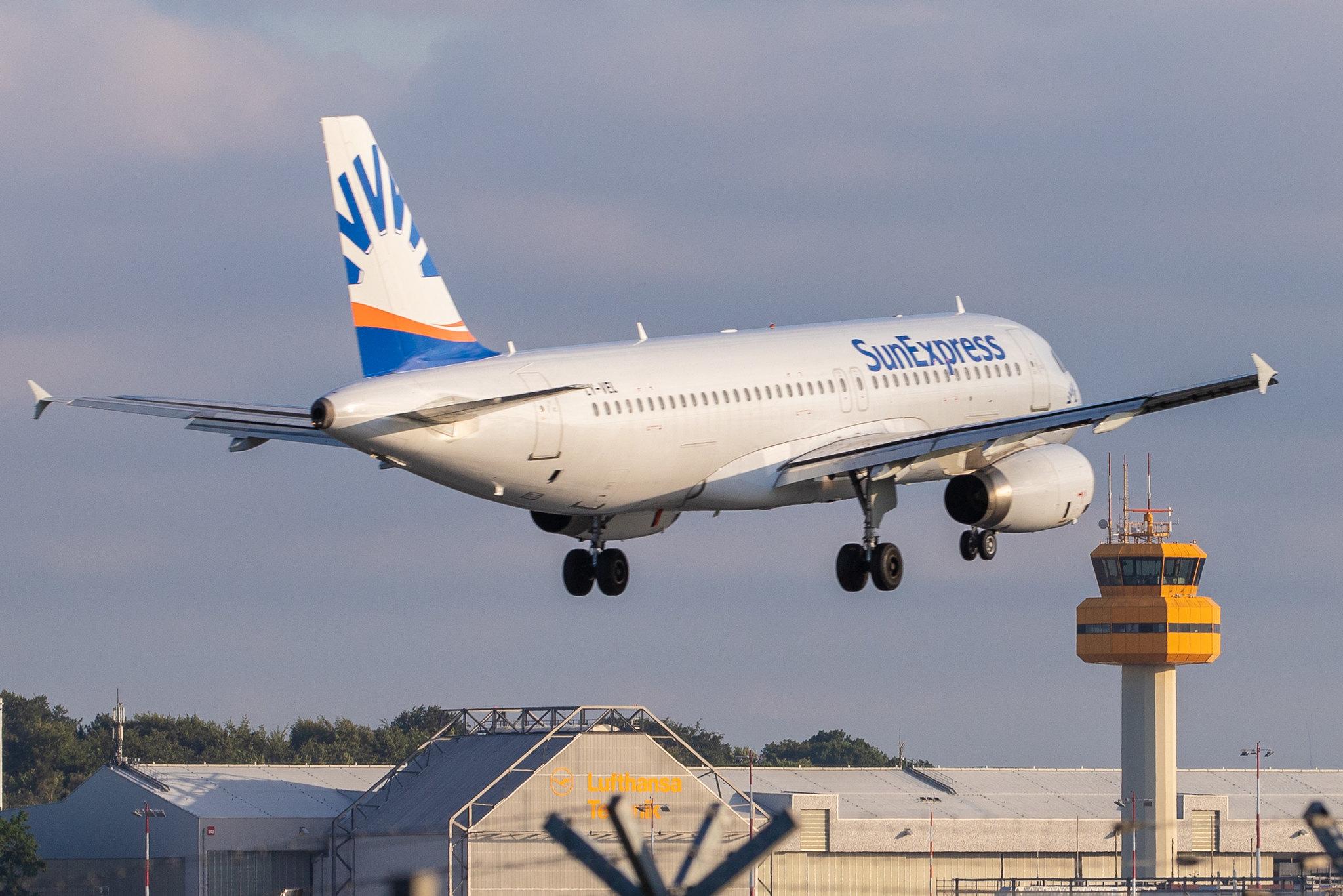 Hamburg Airport: SunExpress (XQ / SXS) | Operator: Avion Express |  Airbus A320-232 A320 | LY-VEL | MSN 1998