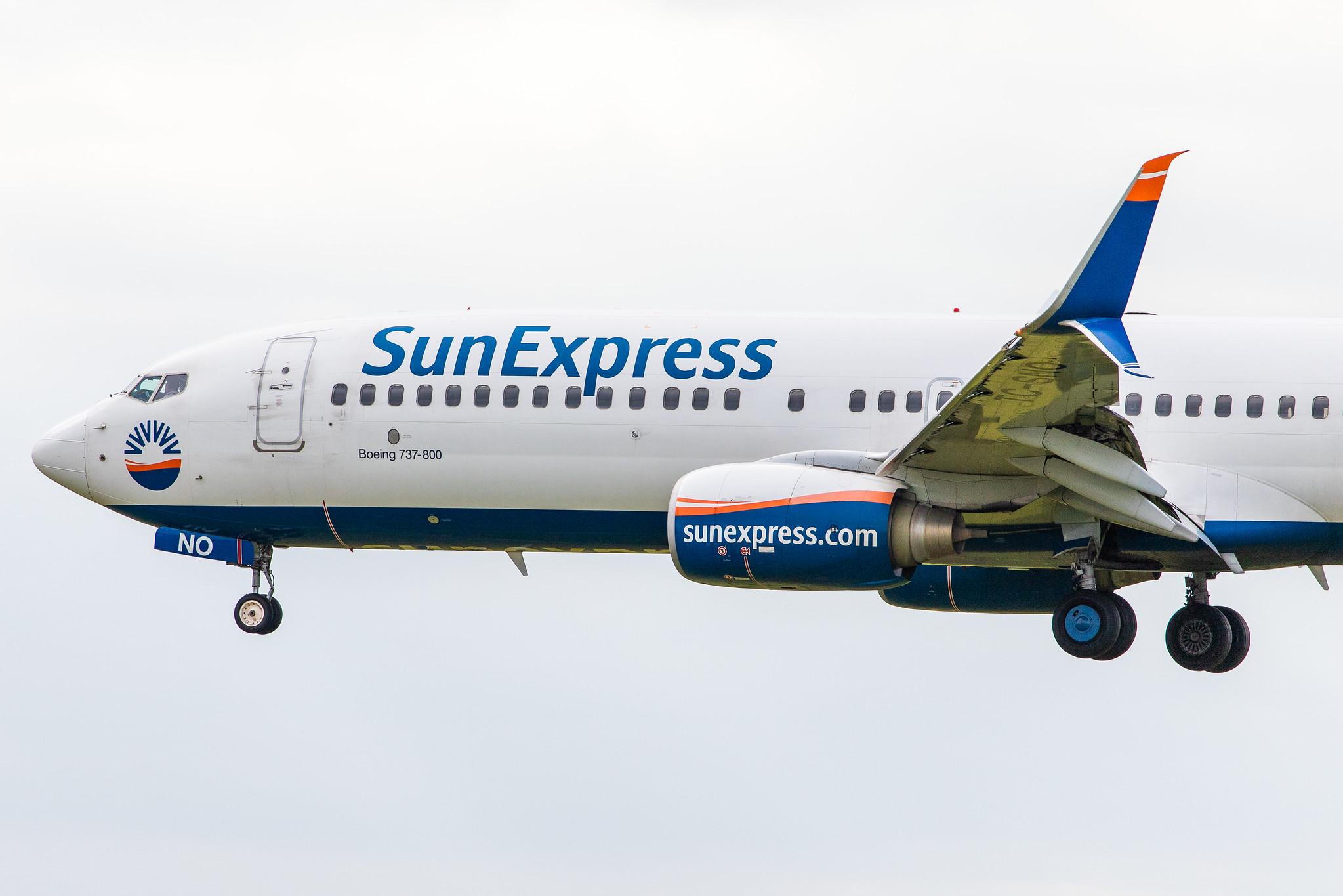 Hamburg Airport: SunExpress (XQ / SXS) |  Boeing 737-8HC B738 | TC-SNO | MSN 40776