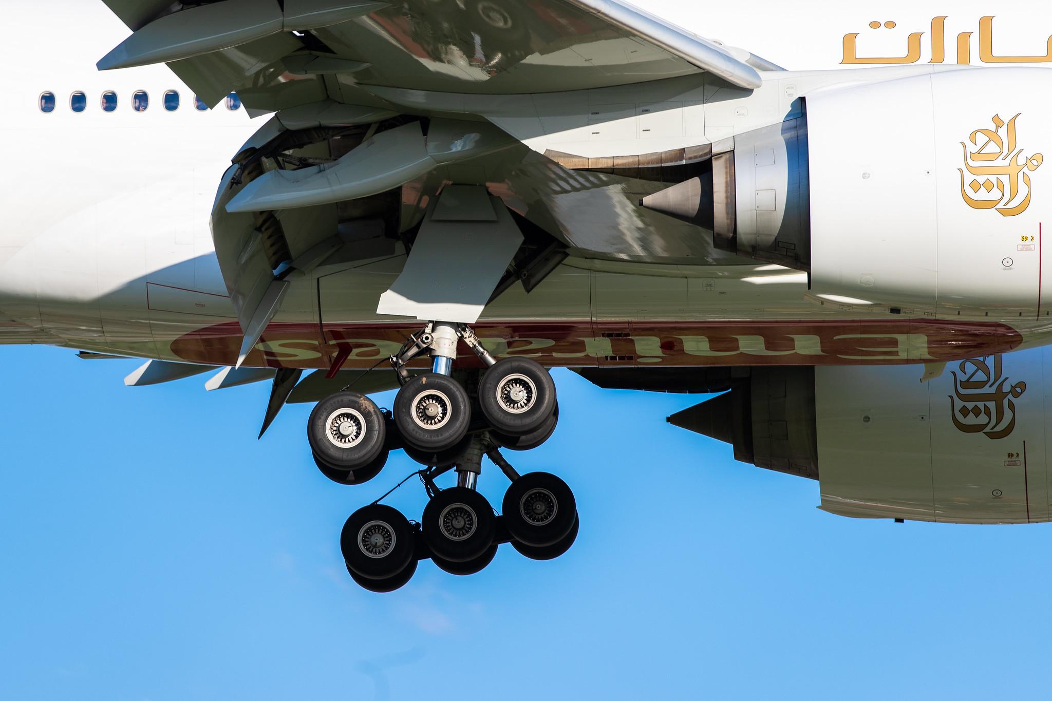 Hamburg Airport (HAM/EDDH): Emirates (EK / UAE) |  Boeing 777-31H(ER) B77W | A6-EGM | MSN 41073