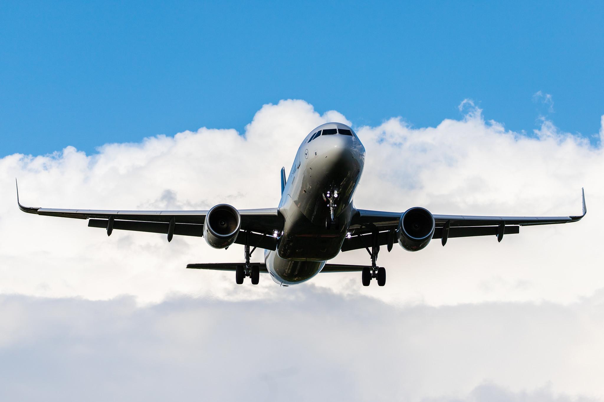 Hamburg Airport (HAM/EDDH): Lufthansa (LH / DLH) |  Airbus A320-214 A320 | D-AIWC | MSN 8667