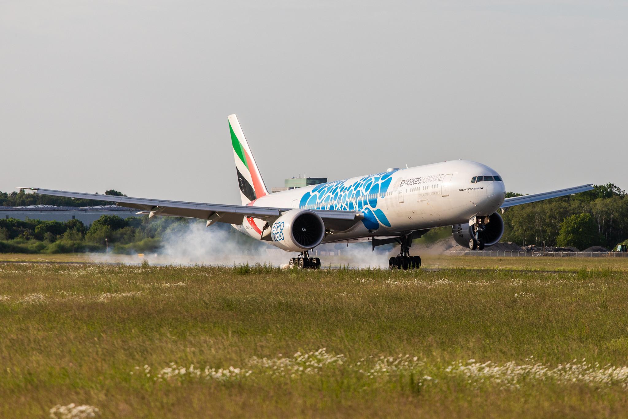 Hamburg Airport (HAM/EDDH): Emirates (EK / UAE) |  Livery: Expo 2020 - Mobility Livery |  Boeing 777-31H(ER) B77W | A6-EPK | MSN 42330