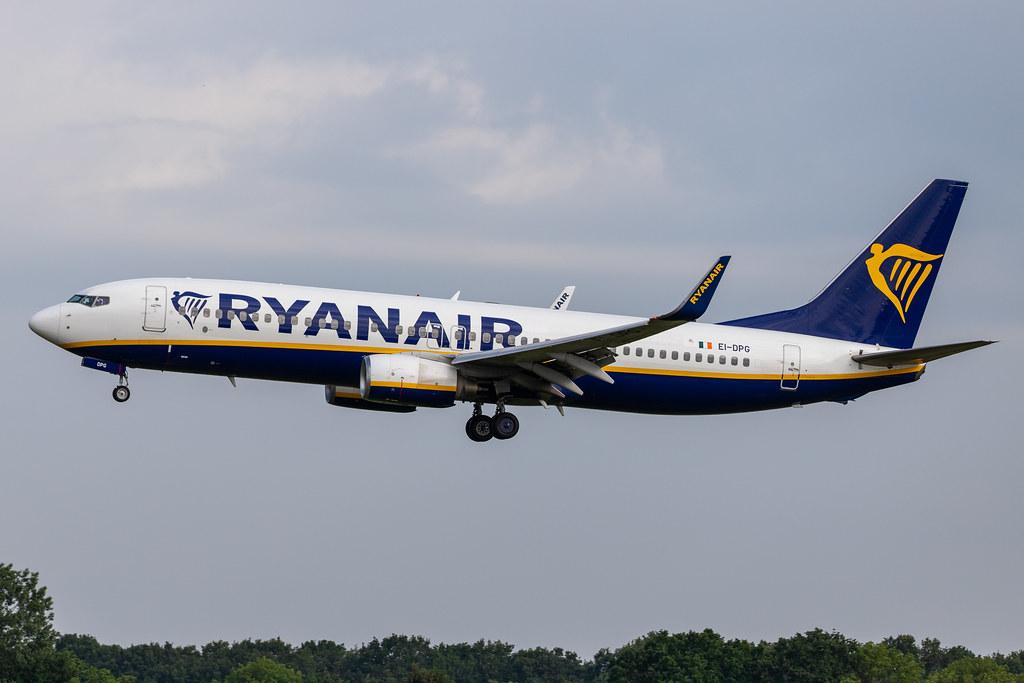 Hamburg Airport: Ryanair (FR / RYR) |  Boeing 737-8AS B738 | EI-DPG | MSN 33607
