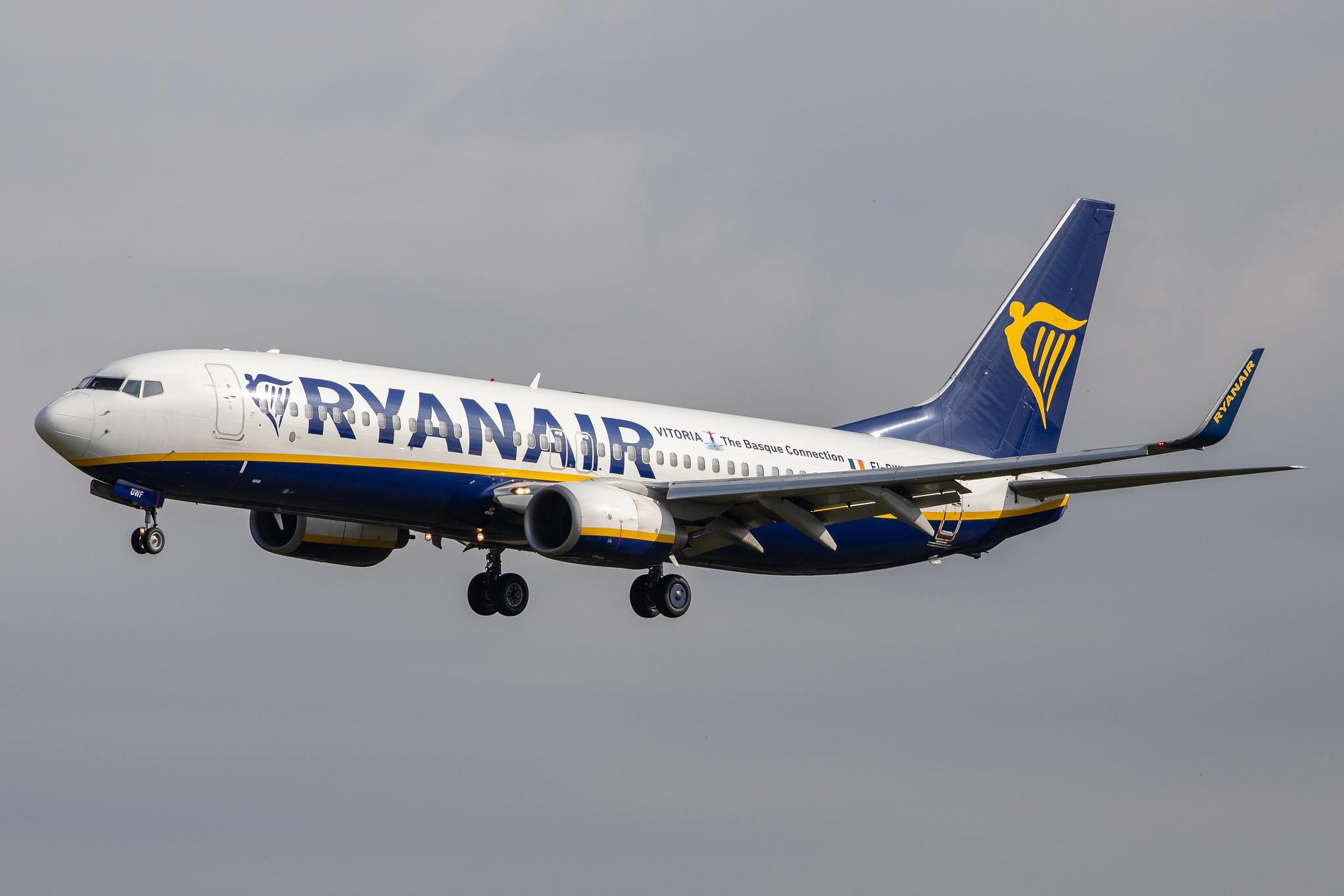 Hamburg Airport: Ryanair (FR / RYR) |  Boeing 737-8AS B738 | EI-DWF | MSN 33619