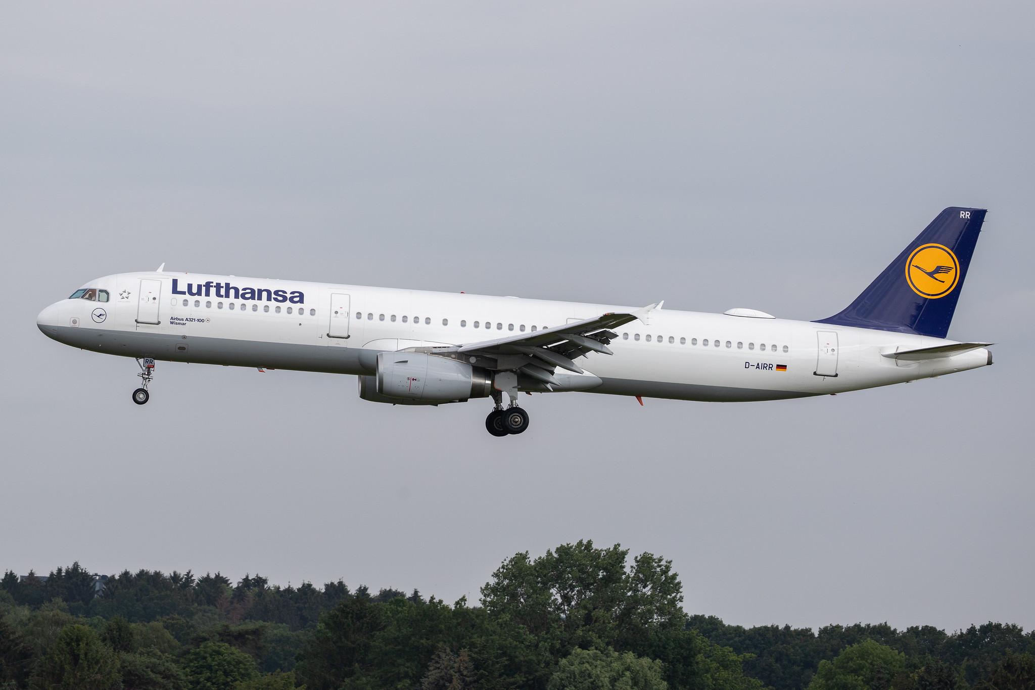Hamburg Airport: Lufthansa (LH / DLH) |  Airbus A321-131 A321 | D-AIRR | MSN 0567