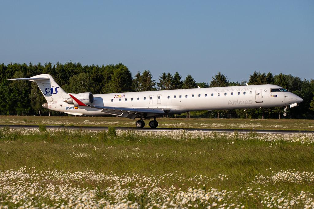 Hamburg Airport: SAS (SK / SAS) | Operator: Air Nostrum |  Mitsubishi CRJ-900ER CRJ9 | EC-JZV | MSN 15117