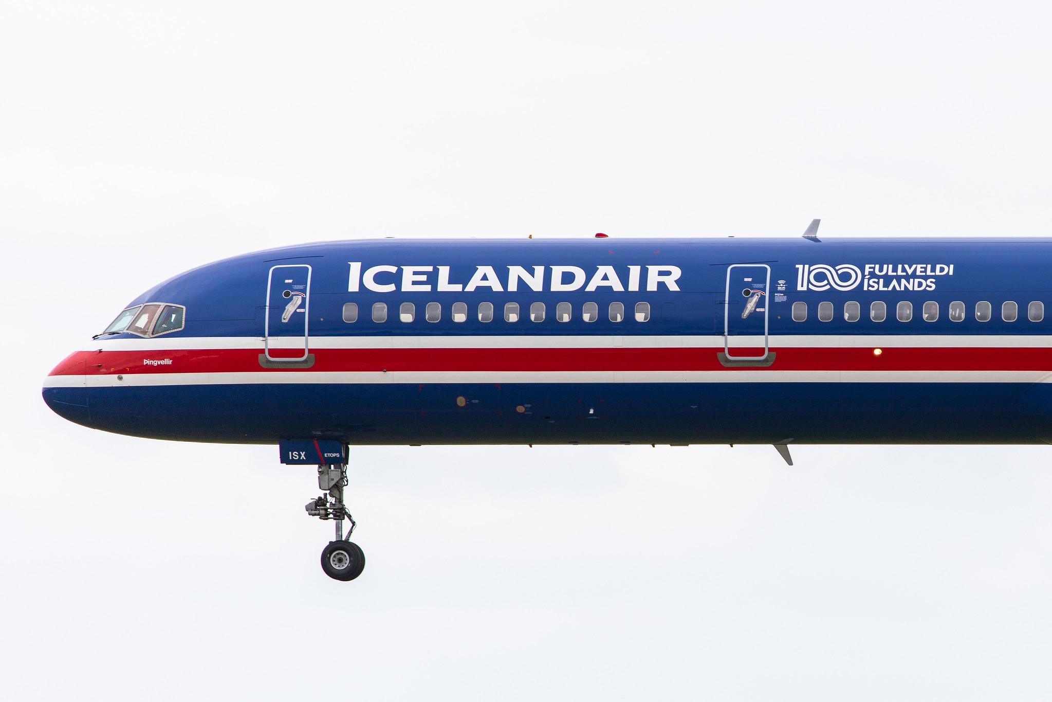 Hamburg Airport: Icelandair (FI / ICE) | Livery: 100 Years Icelandic Independence Livery | Boeing 757-3E7 B753 | TF-ISX | MSN 30179